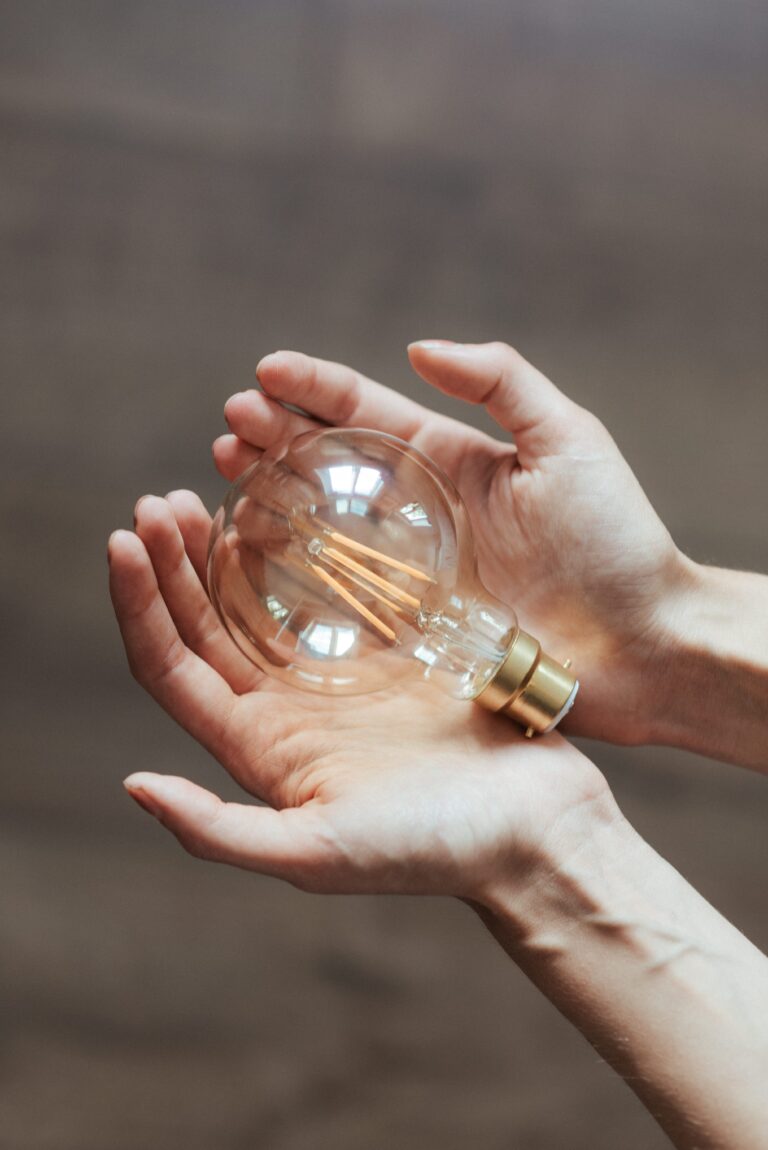 What is 401(K)? and Who is eligible for 401(K)?